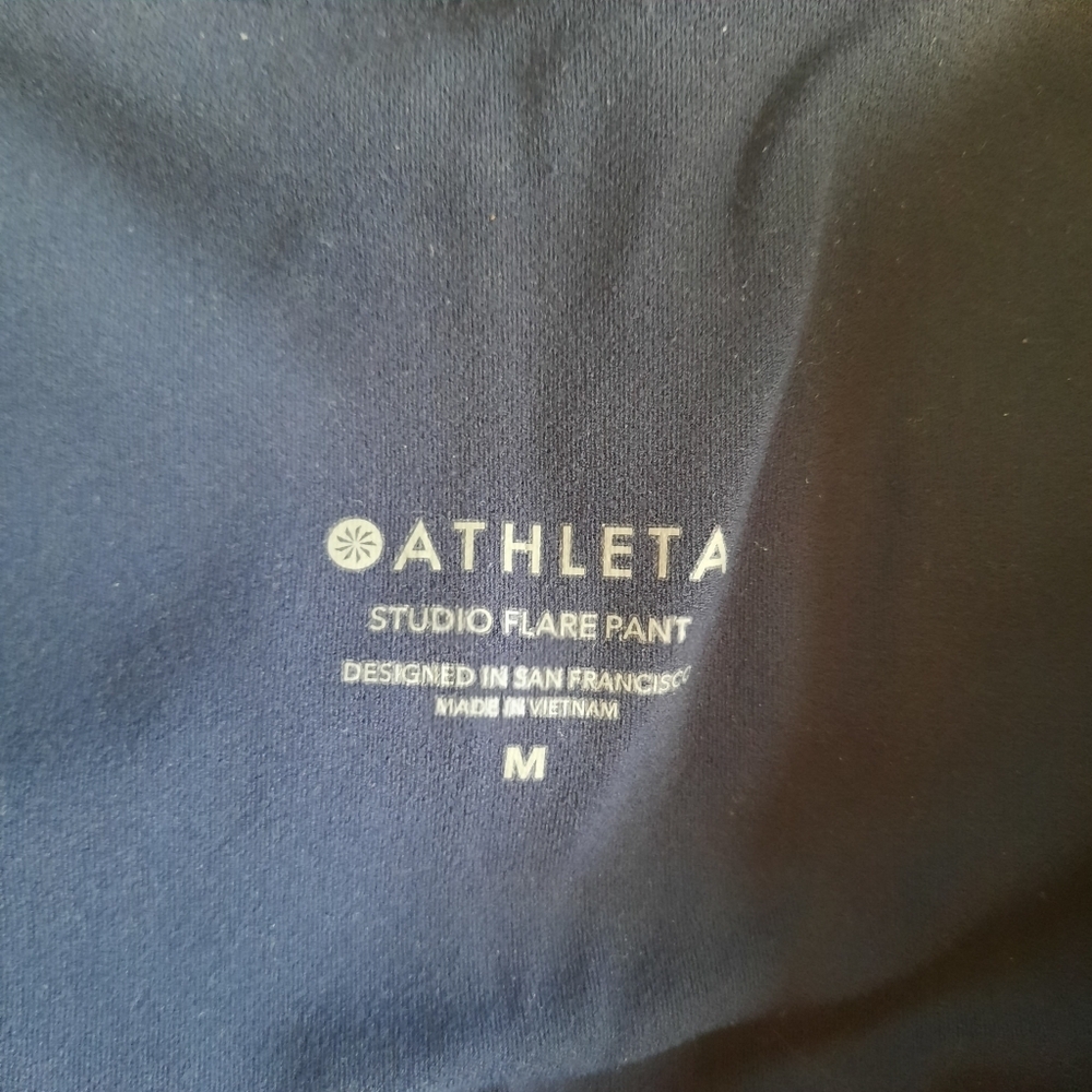 Athleta Studio Flare Pant Powervita Fabric Navy Yoga Activewear Leggings Size M - Picture 10 of 13
